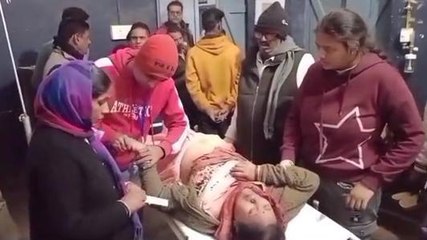 नवादा: ‌बस-हाईवा के बीच भीषण टक्कर में आधा दर्जन यात्री घायल, मची चीख पुकार