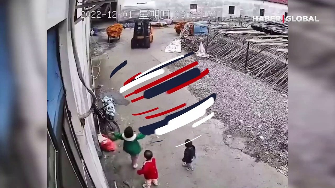 Küçük kızın videosu gönülleri fethetti... Tehlike anında bakın ne yaptı