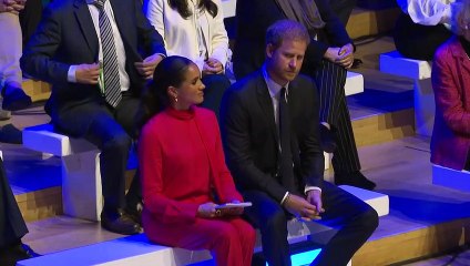 Harry und Meghan legen nach: "Ich wurde den Wölfen zum Fraß vorgeworfen"