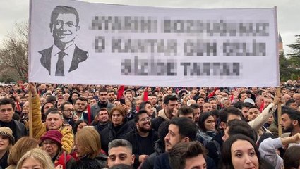 Saraçhane'deki buluşmada dikkat çeken pankart! İmamoğlu'nun çok hoşuna gidecek