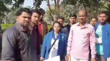 मुरैना: 307 के आरोपी से खौफजदा एक दर्जन से अधिक ग्रामीण पहुंचे एसपी ऑफिस,की ये मांग