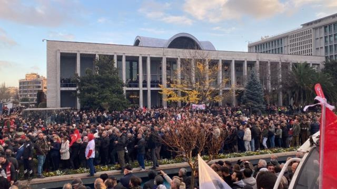 Ekrem İmamoğlu Saraçhane Mitingi açıklamaları! Ekrem İmamoğlu konuşması İZLE! İmamoğlu Saraçhane'de ne dedi?