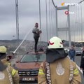15 Temmuz Şehitler Köprüsü'nde intihar girişimi!