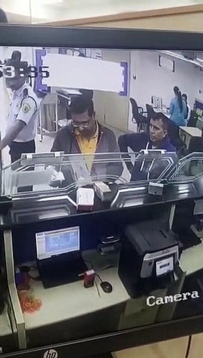 VIDEO : 1 घंटे में दो लोगों को लाखों की चपत लगाने वाला शातिर ठग हरियाणा से गिरफ्तार