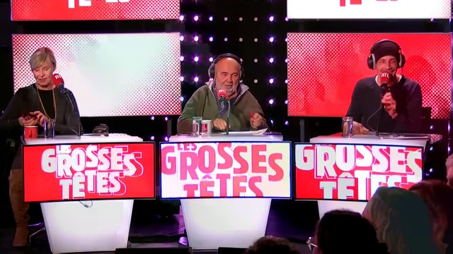 Gérard Jugnot annonce les résultats des Bleus sur scène