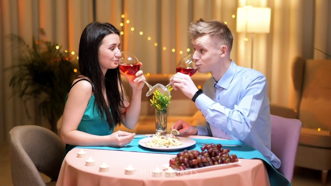 COUPLES PRANKS  22 Funny Life Hacks and Gift Ideas