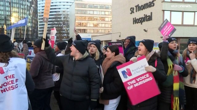 Greve histórica de enfermeiros cancela milhares de consultas e operações no Reino Unido