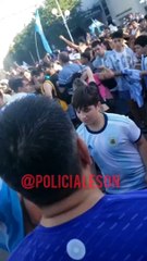 A las piñas: Golpearon a una mujer en los festejos de Argentina