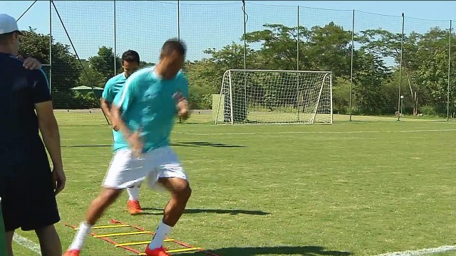 Jadson e Luis Fabiano são apresentados por time chinês