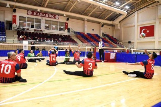 Oturarak Voleybol 1.Lig 1.Etap müsabakaları Karabük'te başladı
