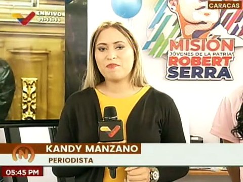 Jóvenes participan en la I Expo Juventud y Deporte 2022 exhibiendo sus diferentes emprendimientos