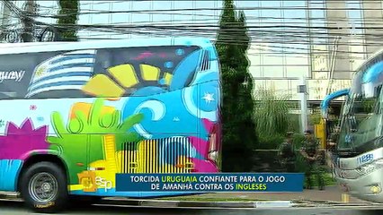 Delegação uruguaia recebe apoio da torcida em SP