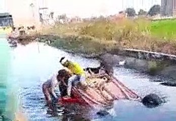 कार नहर में गिरी, बालिका सहित तीन लोगों को सुरक्षित निकाला