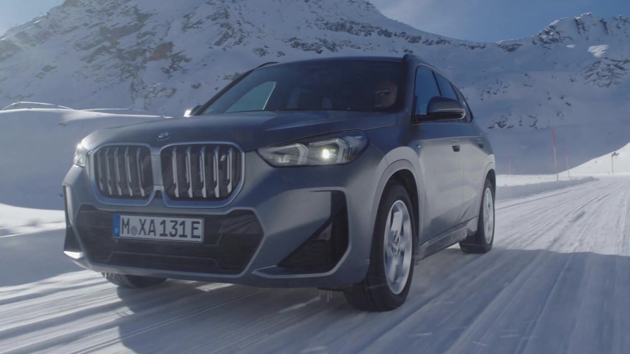 Der neue BMW iX1 Sölden Trailer
