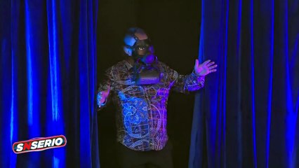 Mauricio Fernández llega con mascara al programa SNSerio