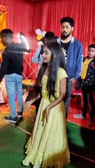 Patli kamariya Mori hai hai