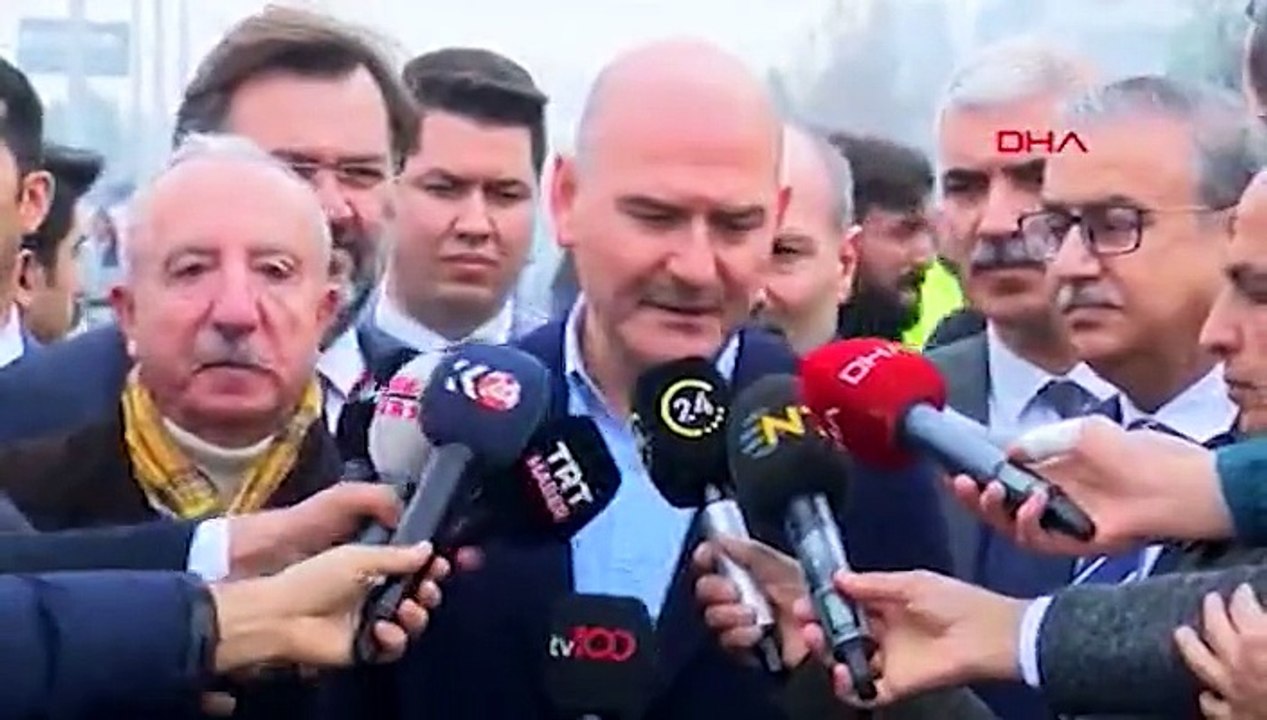 Diyarbakır Valisi: Polis aracına düzenlenen bombalı saldırıda 8'i polis 9 yaralı var