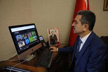 Download Video: Kırklareli Valisi Birol Ekici AA'nın Yılın Fotoğrafları oylamasına katıldı