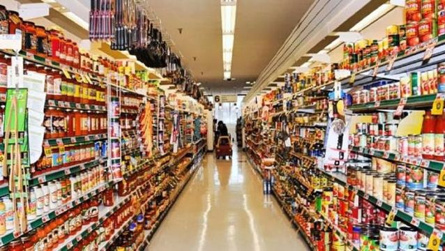 Adana Sarıçam Belediyesi'nin yardım paketlerinde son kullanma tarihi geçmiş gıdaları dağıttığı iddia edildi! Belediyeden açıklama gecikmedi