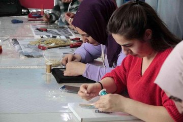 Tatvanlı kadınlar şehrin stresini filografi sanatıyla atıyor