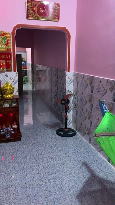 Mua cho vợ tủ lạnh xịn, chồng hú hồn với những thứ vợ để bên trong