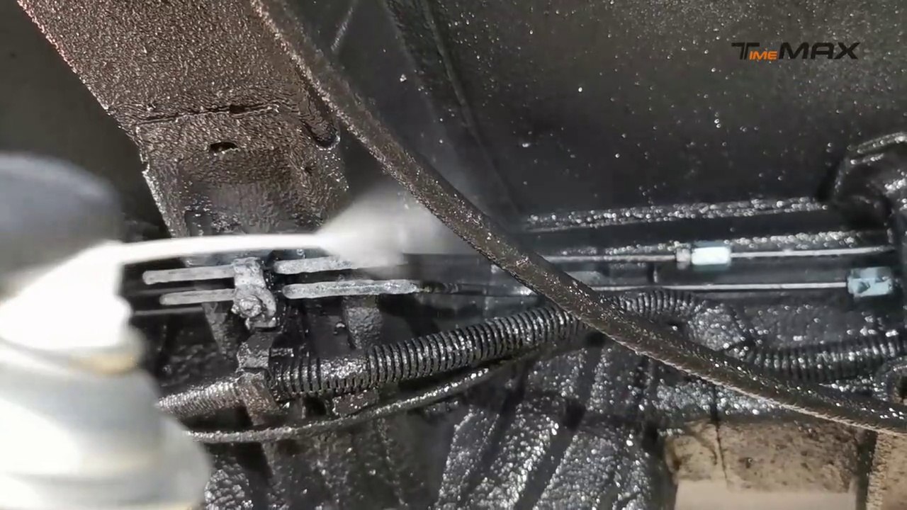 Salzwasser: schutzwachs für motorblöcke und getriebe