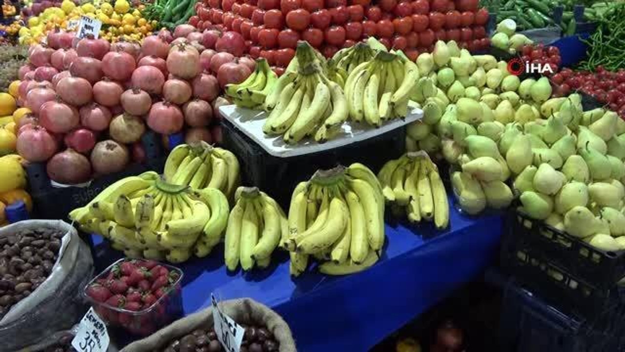 Uzmanlar, zamansız yenen meyve ve sebzelerin hormon bozukluğuna sebep olduğunu savundu