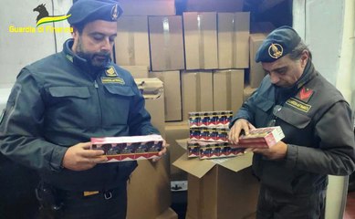 Contrabbando, sequestrate 3 tonnellate di sigarette tra Napoli e Giugliano (16.12.22)