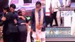 SRK touches feet of Amitabh Bachchan, Jaya Bachchan, Fans react