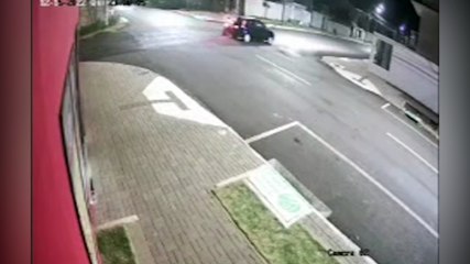 Câmeras registram momento de colisão na Vila Tolentino