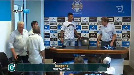 Lucas Barrios é apresentado no Grêmio