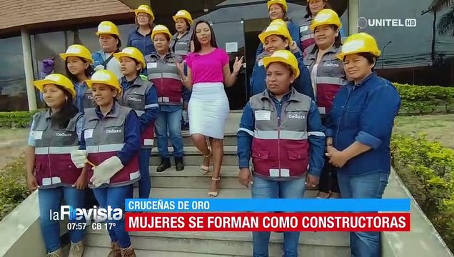 Cruceñas de oro: Mujeres se formaron como constructoras y ahora se dedicarán a este oficio