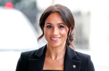 メーガン妃、イギリス発の飛行機で客室乗務員から感謝を受ける