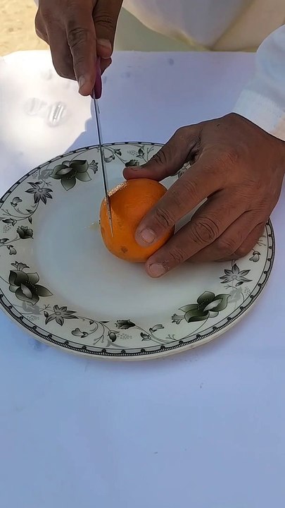 Orange 