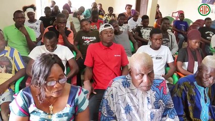 Région-Séguéla / RLE 2022 : BARRY-BATTESTI Léonid offre 300 certificats de nationalité à des jeunes de Séguéla