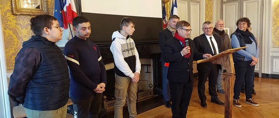 Ils sauvent une dame désespérée : trois collégiens d'Alençon récompensés pour leur héroïsme