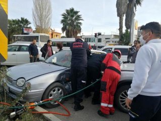 Kırmızı ışık ihlali kaza getirdi: 6 yaralı