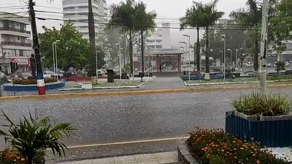 Chuva de granizo atinge São João Batista, na Grande Florianópolis