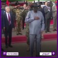 رئيس جنوب السودان يتبول اتناء تأدية النشيد الوطني لبلده