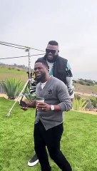 Kevin Hart aprendiendo español con David Ortiz como maestro