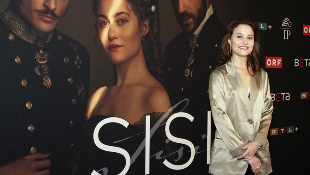 „Sisi“-Dominique Devenport: SO sieht sie im wahren Leben aus