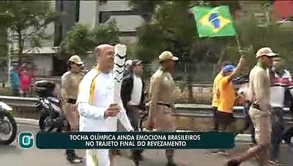 Tocha olímpica ainda emociona brasileiros em seu trajeto final