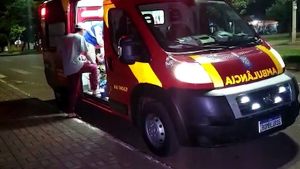 Motociclista sofre queda ao escorregar em pedrinhas na Av. Rocha Pombo