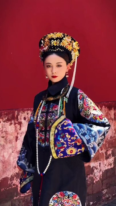 The most beautiful ethnic style in China - Manchu