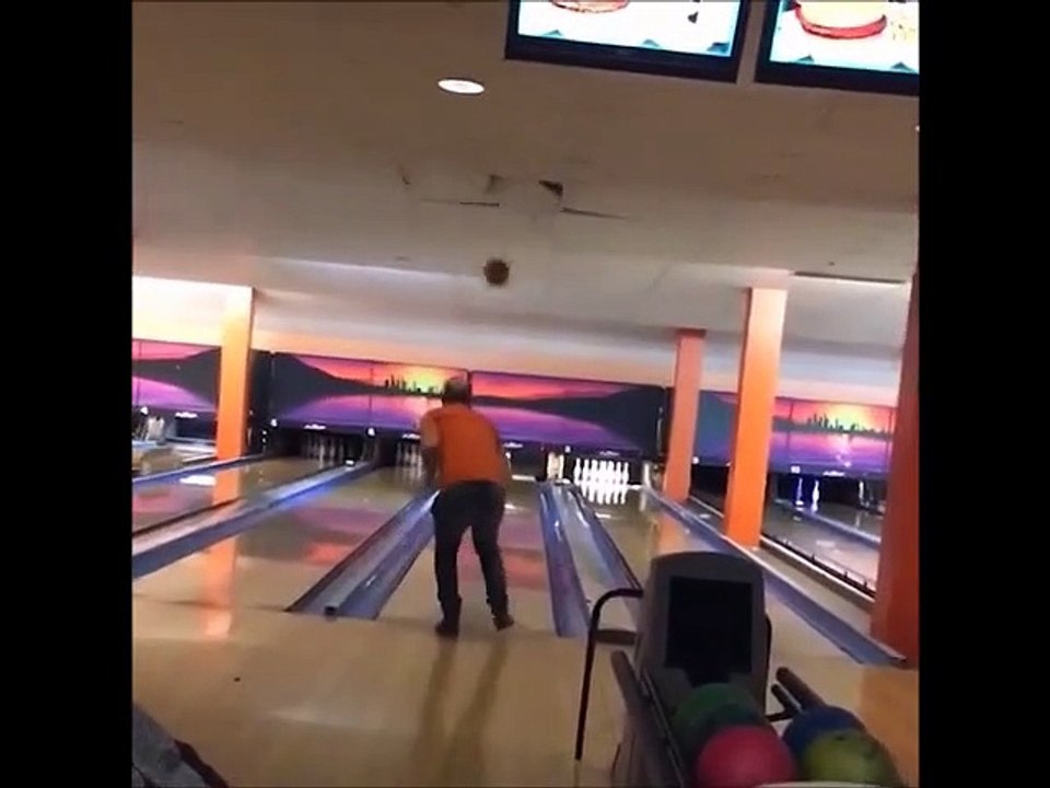Just Enjoy video: funny bowling fails clips