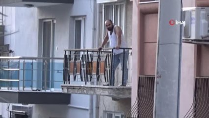 İzmir'de hareketli dakikalar...Bıçakla karısını rehin aldı