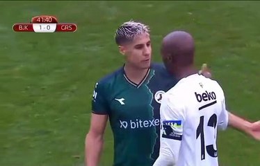 Dostluk maçında Atiba'ya tepki çeken müdahale