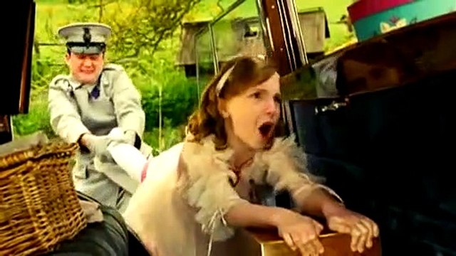 La niñera mágica y el Big Bang - Tráiler en español #2