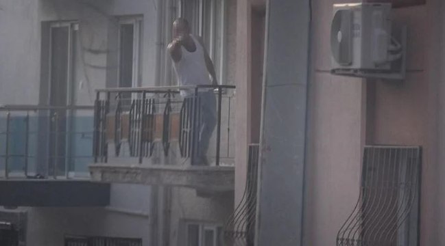 İzmir’de hareketli dakikalar: Eşini bıçakla rehin aldı