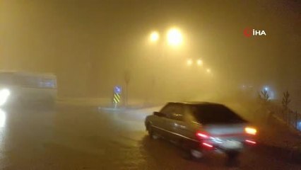 Elazığ'da gece saatlerinde yoğun sis: Görüş mesafesi 10 metreye kadar düştü